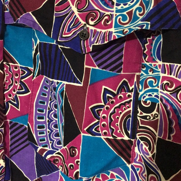 Unique button down. - Picture 2 of 3